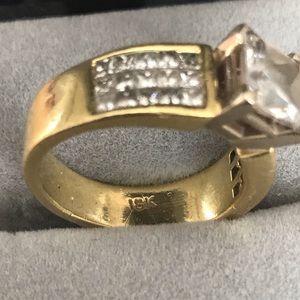 18k yellow gold invisible princess setting ring